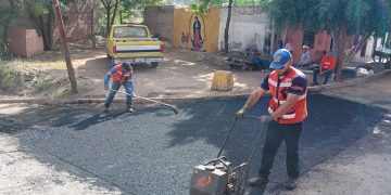 Refuerza Ayuntamiento mantenimiento vial en diversos puntos de Hermosillo este miércoles