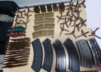 Obtiene FGR prisión preventiva oficiosa contra dos personas por portación de armas de fuego