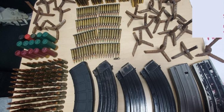 Obtiene FGR prisión preventiva oficiosa contra dos personas por portación de armas de fuego