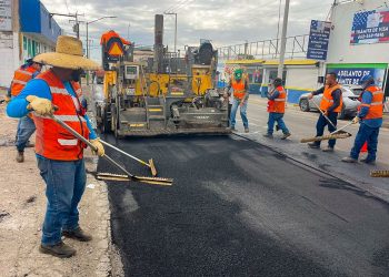 Realiza Ayuntamiento de Hermosillo mantenimiento mayor en calle Monteverde