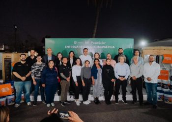 Entregan Toño Astiazarán y Patty Ruibal apoyos de Peso Solar a instituciones asistenciales