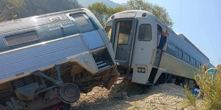 Confirman fallecimiento de sonorense en descarrilamiento del Tren Interoceánico en Oaxaca