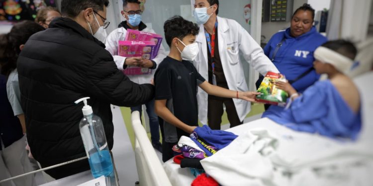 Visita Martí Batres unidad pediátrica del HR “Lic. Adolfo López Mateos” del ISSSTE