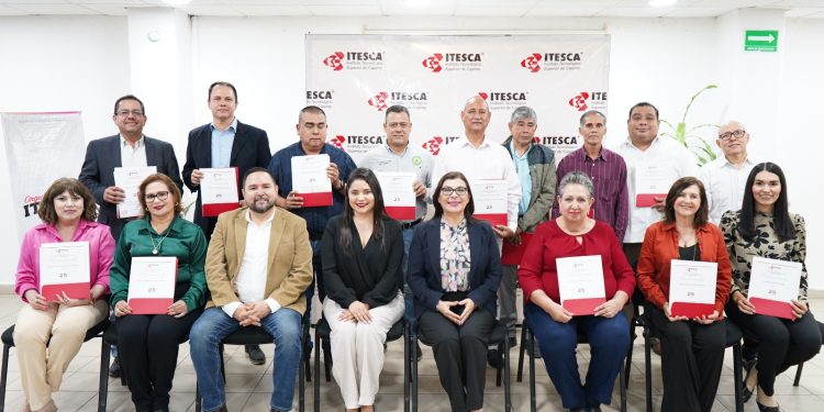 Reconoce Itesca trayectoria de personal docente y administrativo