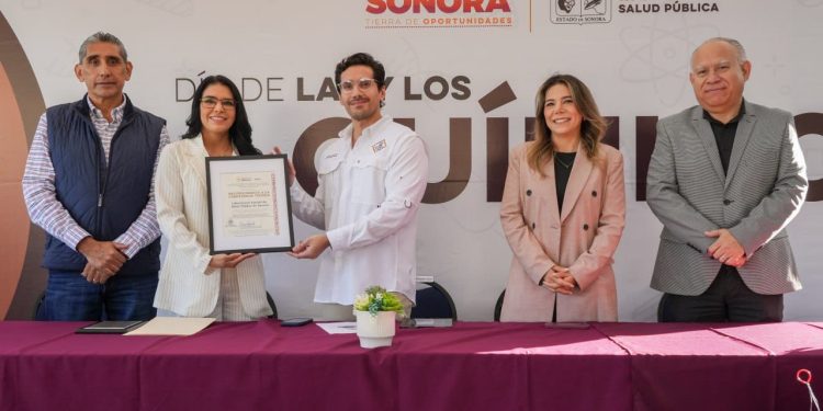 Reconoce Secretaría de Salud a químicas y químicos del Laboratorio Estatal por su contribución a la salud pública