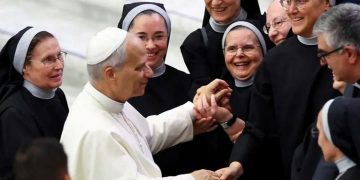 Comisión del Vaticano vota en contra de permitir que las mujeres sean diáconos