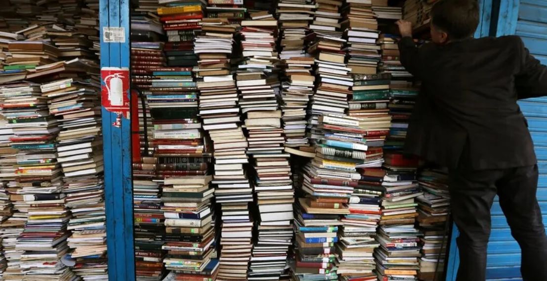 EU prohíbe libros de García Márquez, Isabel Allende y Laura Esquivel