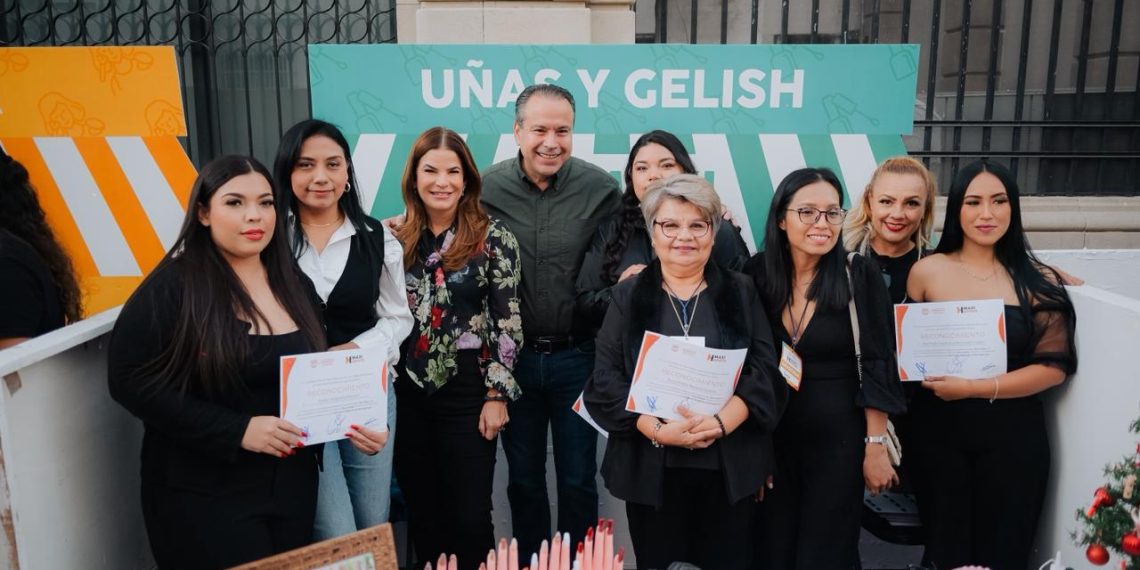 Beneficia Toño Astiazarán a más de 2 mil mujeres con programa Maxi Apoyo