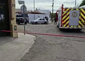 Muere trabajador de obra tras sufrir descarga eléctrica y quedar empalado en cerco en Santa Fe