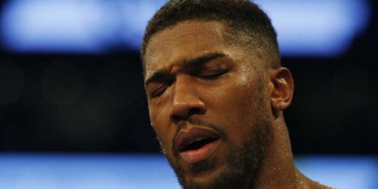 Anthony Joshua permanece en Nigeria tras accidente mortal; chofer queda bajo custodia