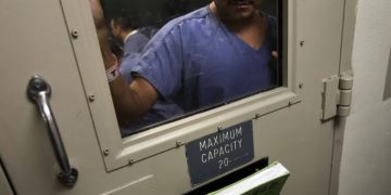 Declaran cuarentena en centro de detención migratorio de Arizona