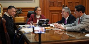 Intervención militar de EU en México “no está sobre la mesa”: Sheinbaum en llamada con Trump