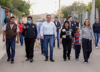 Entrega Toño Astiazarán pavimentación en Calle 12 de la colonia Nueva Esperanza