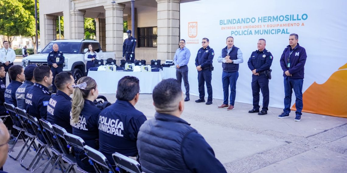Refuerza Toño Astiazarán a policías municipales con más equipamiento para seguir blindando a Hermosillo
