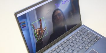 Sonorenses crean traductor de Lengua de Señas Mexicana