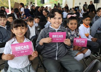 Alfonso Durazo lleva infraestructura hídrica y apoyos educativos a municipios del centro