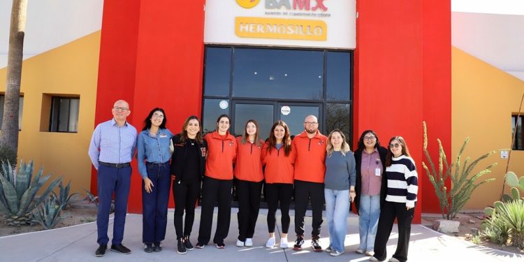 Naranjeros Softbol Femenil visitó el Banco de Alimentos de Hermosillo