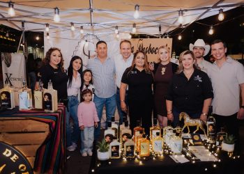 Impulsa Toño Astiazarán tradición sonorense Expo Bacanora en Víactiva