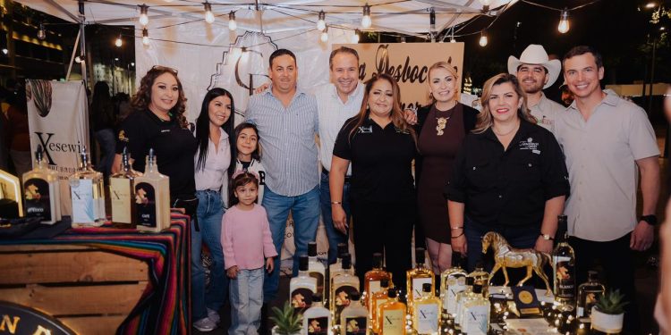 Impulsa Toño Astiazarán tradición sonorense Expo Bacanora en Víactiva