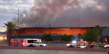 Monitorean calidad del aire ante incendio de tienda Sam’s Club de Hermosillo