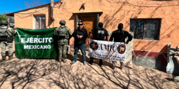 FGJES ejecuta cateo por narcomenudeo; un detenido y droga asegurada en Sáric