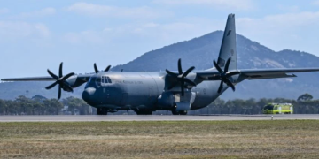 Al menos 15 muertos y 30 heridos deja el desplome de un avión militar que transportaba dinero en Bolivia