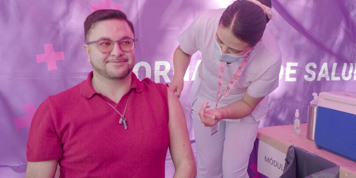 Aplica ISSSTE dosis contra el sarampión en jornada de vacunación en Ciudad de México