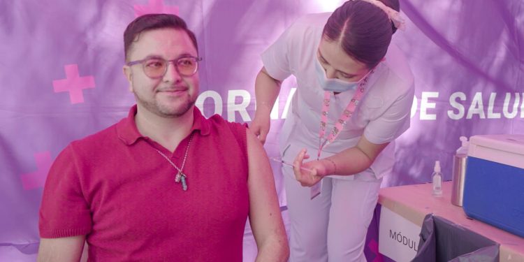 Aplica ISSSTE dosis contra el sarampión en jornada de vacunación en Ciudad de México