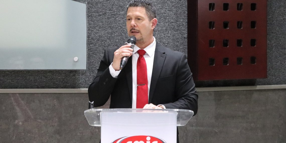 Santiago René Gluyas Ozuna asume la presidencia de CMIC Sonora