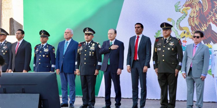 Rinden Durazo y Sheinbaum homenaje al lábaro patrio con toma de protesta a escoltas en enlace nacional