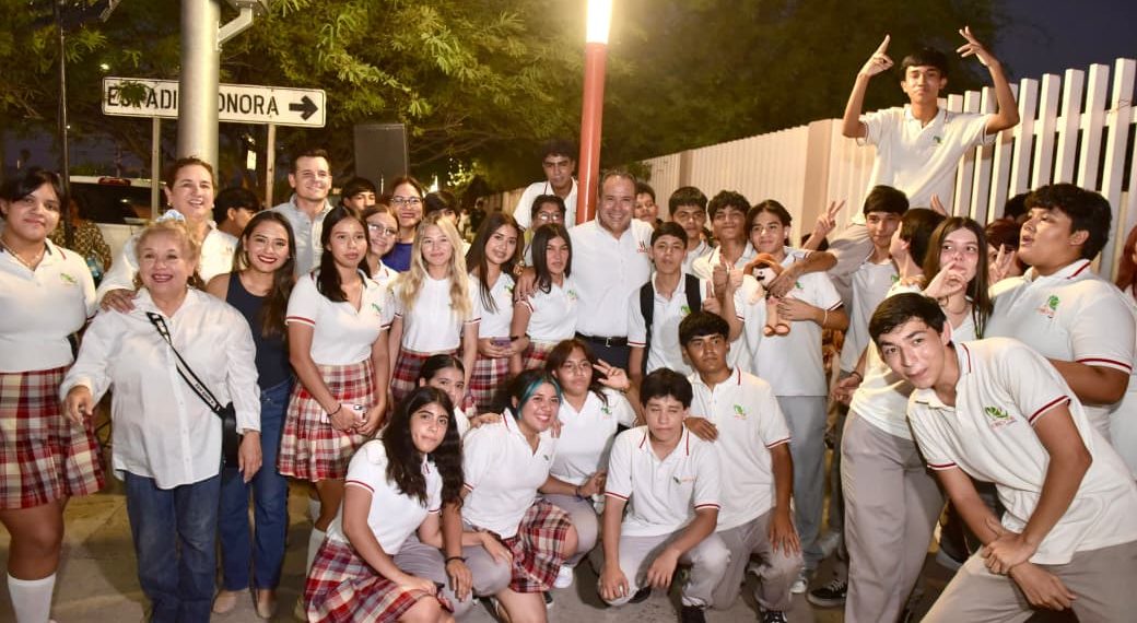 Invierte Toño Astiazarán en seguridad de las familias con tramos iluminados de Camina Segura