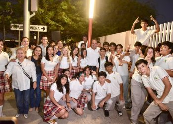 Invierte Toño Astiazarán en seguridad de las familias con tramos iluminados de Camina Segura