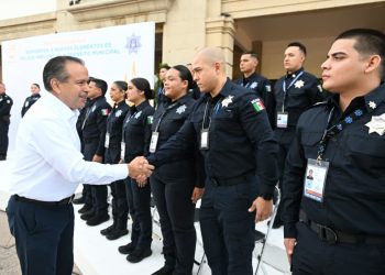 Fortalece Toño Astiazarán seguridad y vigilancia en la ciudad con nuevos policías municipales