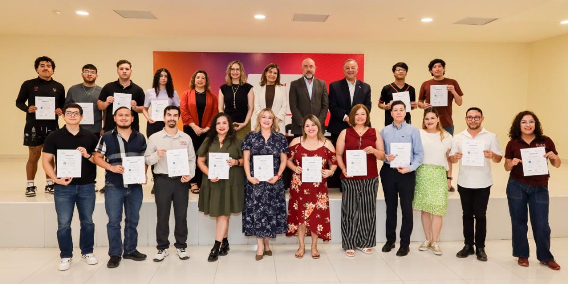 Presenta UES programa de inglés para la industria de semiconductores