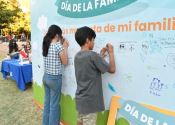 Disfrutan “Picnic de la Familia” en el Parque Madero