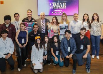 Dialoga Omar Del Valle Colosio con jóvenes sobre cuidado del agua