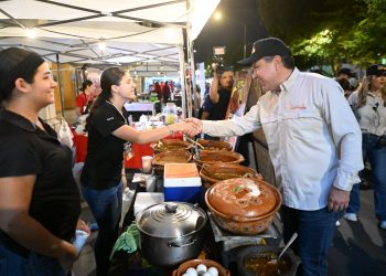 Celebra Toño Astiazarán junto a familias hermosillenses éxito de Taco Fest