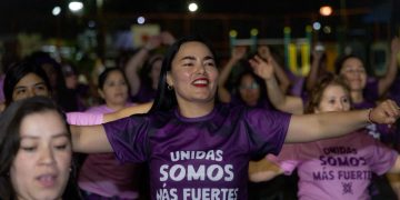 Promueve ISJ la participación de las mujeres con clase masiva de zumba