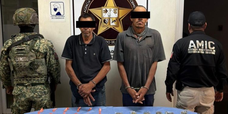 FGJES y DEFENSA detienen en flagrancia a dos personas con 69 dosis de droga en Cajeme