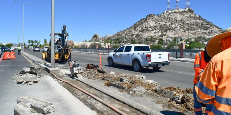 Trabaja Ayuntamiento de Hermosillo en mejorar vialidad en calle Rosales