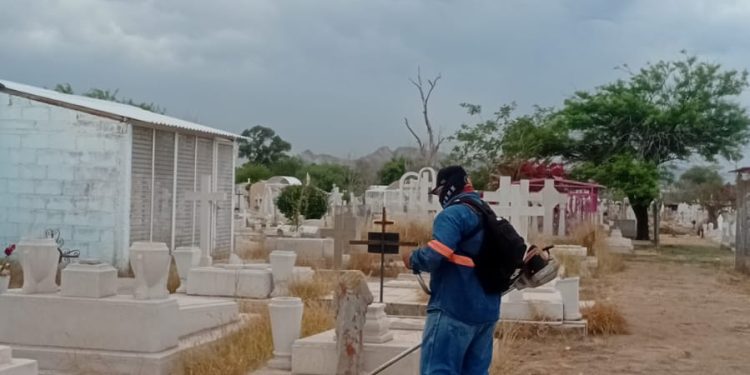 Realiza Gobierno de Hermosillo limpieza en panteones con motivo del 10 de mayo