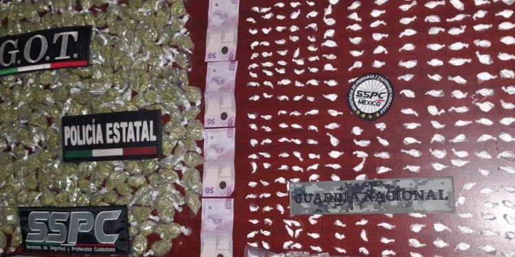 Intercepta Policía Estatal, PM, Guardia Nacional y SSPC vehículo con 560 paquetes con narcótico