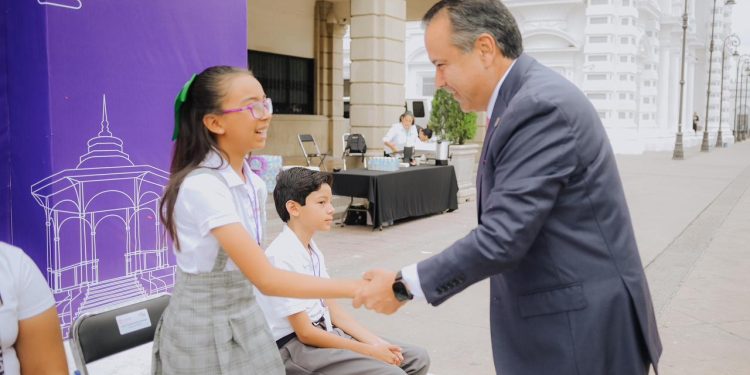 Toma protesta Toño Astiazarán a Cabildo Infantil que impulsará el uso responsable de pantallas electrónicas para el sano desarrollo de las infancias