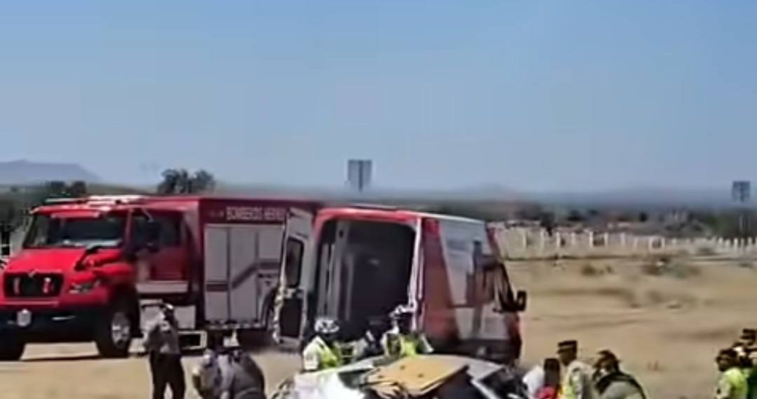 Volcadura en carretera Guaymas–Hermosillo deja varios lesionados graves