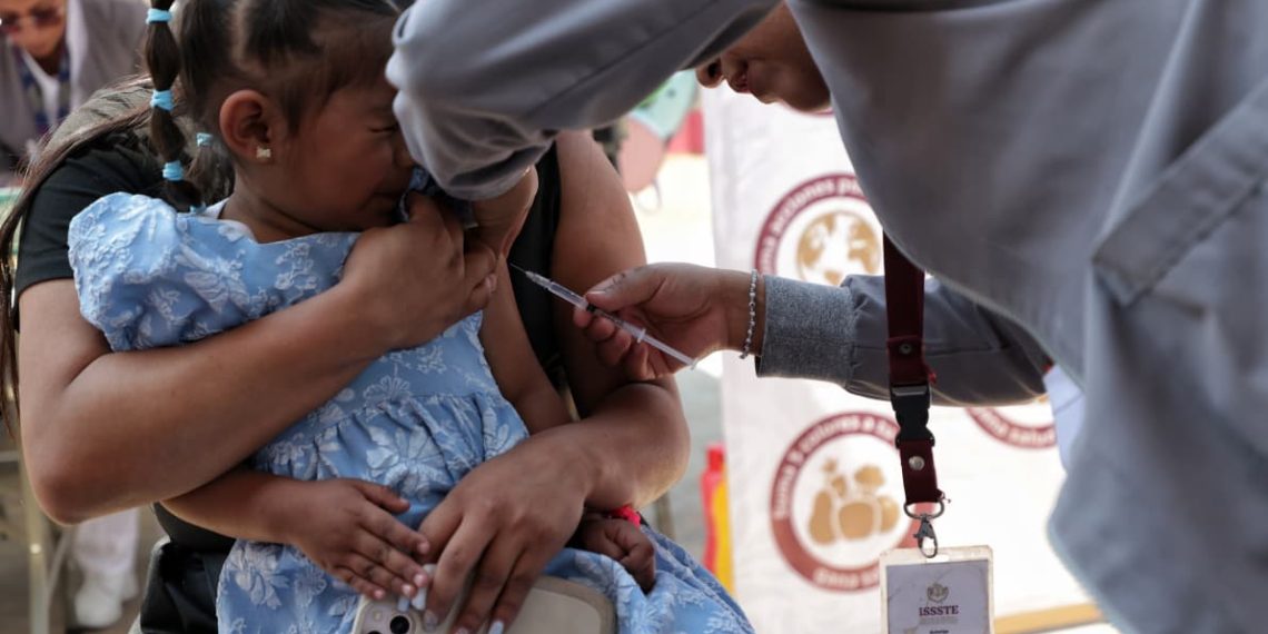 Martí Batres reitera llamado a vacunarse contra el sarampión a población entre los seis meses y los 49 años