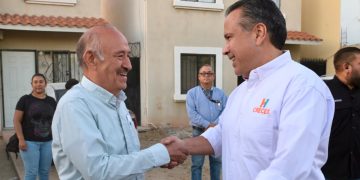 Atiende Toño Astiazarán a vecinas y vecinos de Urbi Villa del Cedro