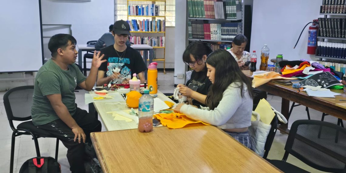 Fomentan la cultura del agua mediante taller de títeres como parte de la convocatoria “Jóvenes H: Salvemos el Agua”