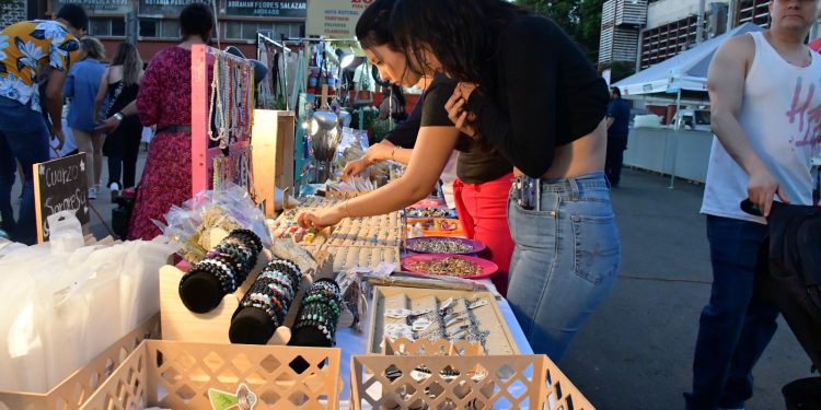 Reiteran llamado a comerciantes a tramitar permisos para Fiestas del Pitic 2026