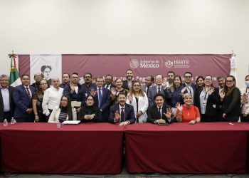 Martí Batres encabeza reunión con directoras y directores de hospitales del ISSSTE