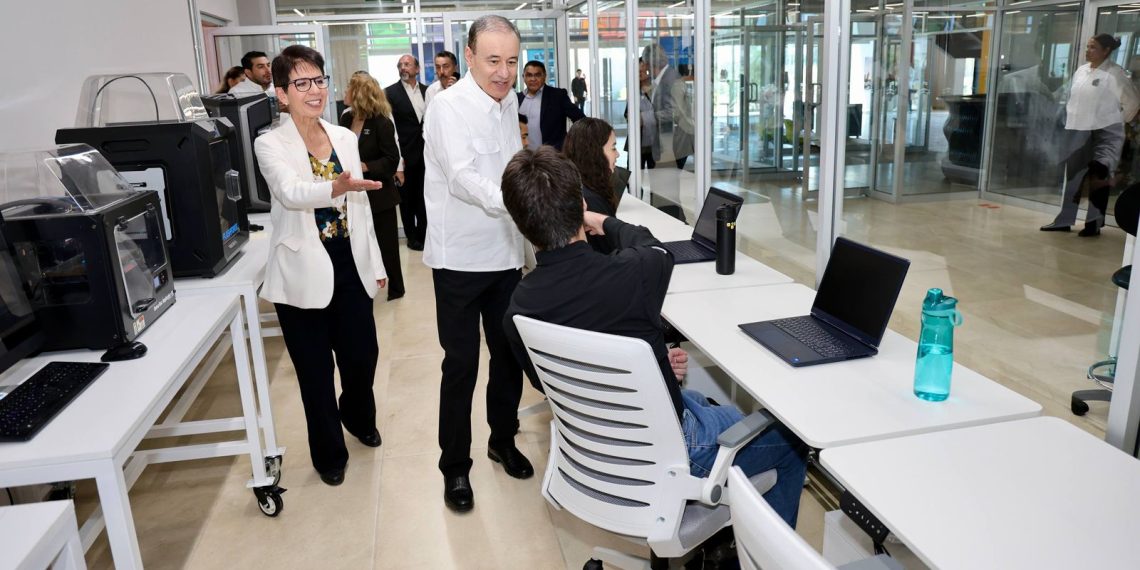 Gobernador Durazo profesionaliza a 350 mil sonorenses en inteligencia artificial con Microsoft